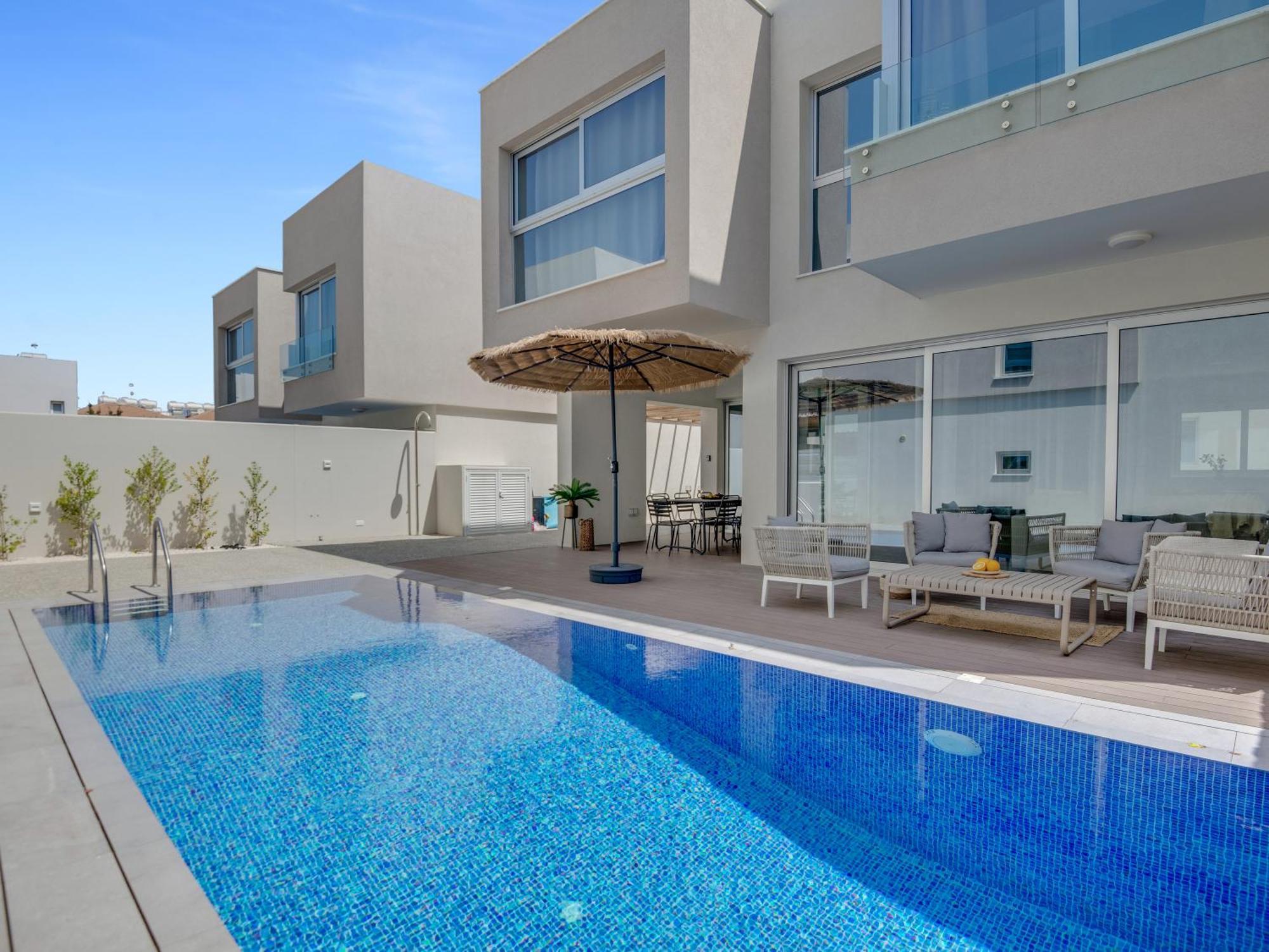 Sanders Mythical Blue Villas Paralimni Exterior photo